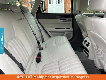 Used Jaguar XF 2018 for sale - 75918384: Photo