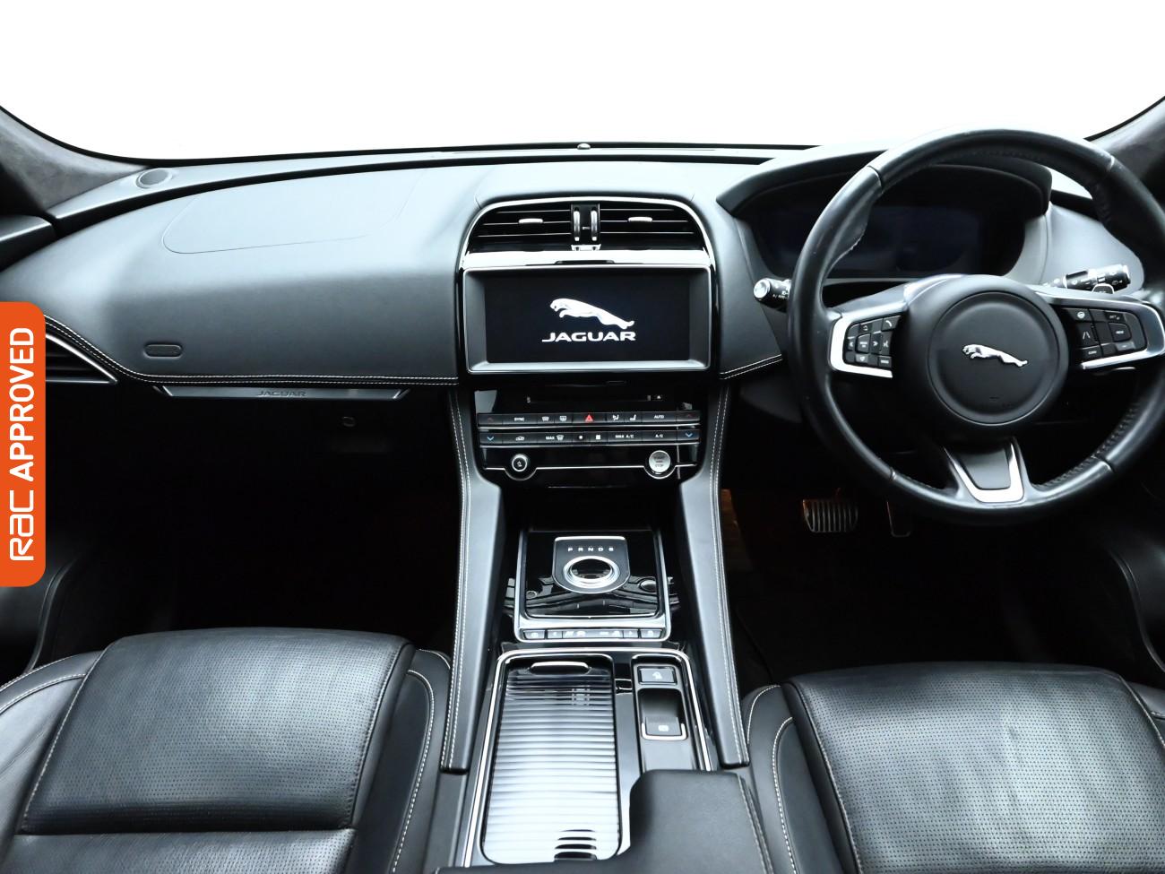 Used Jaguar F-Pace 2019 for sale - 76373888: Photo 2
