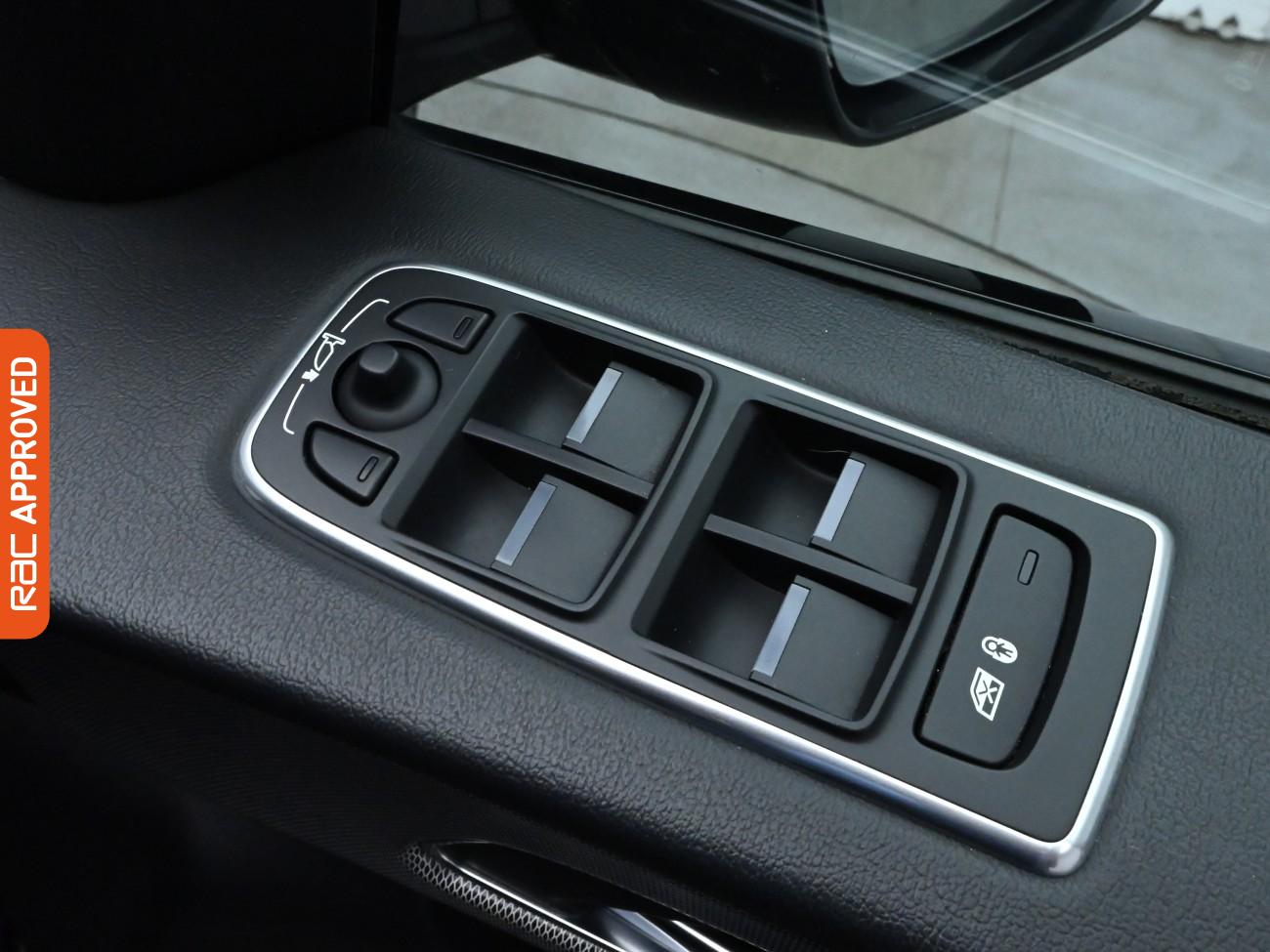 Used Jaguar F-Pace 2019 for sale - 76373888: Photo 26