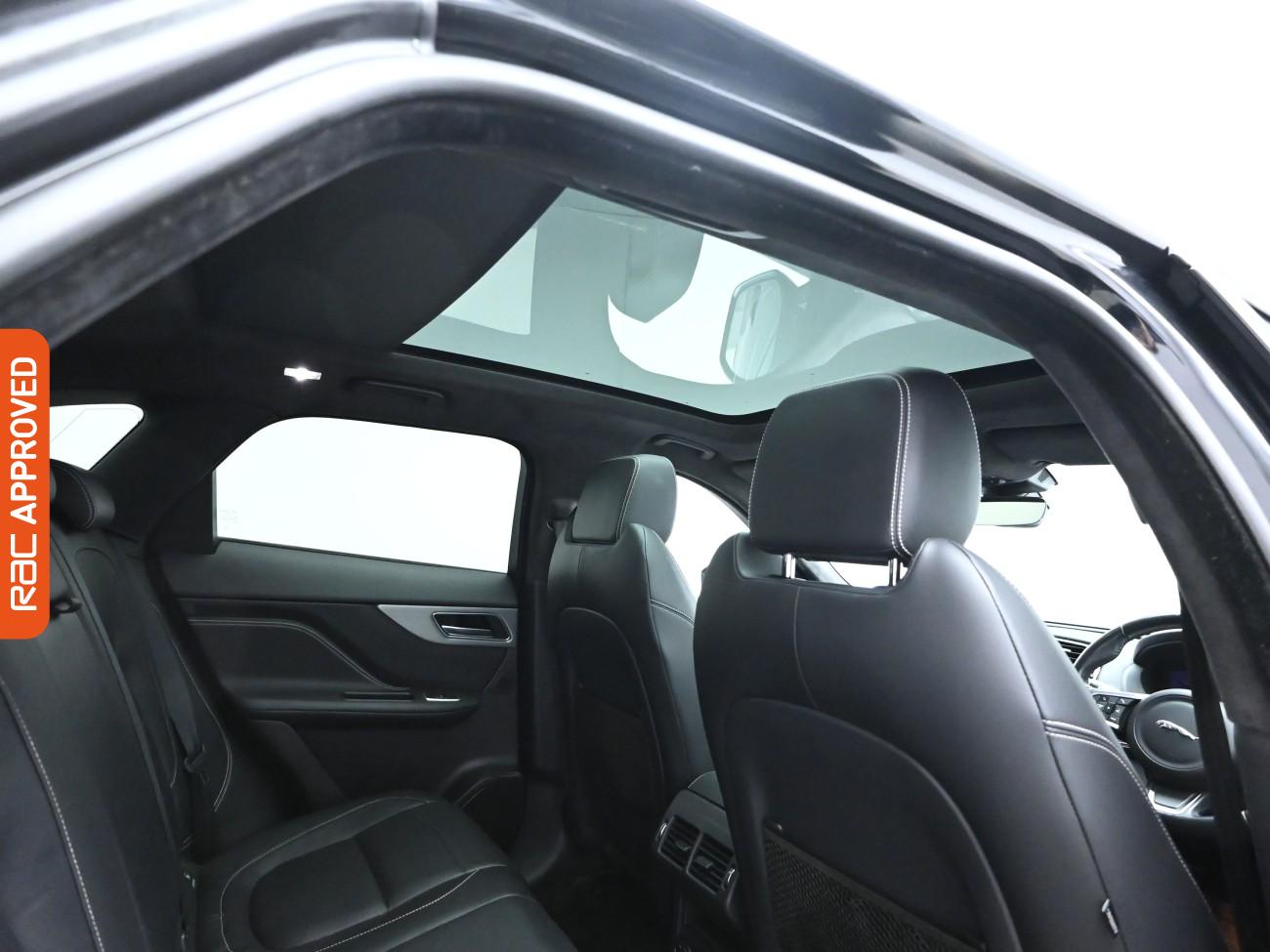 Used Jaguar F-Pace 2019 for sale - 76373888: Photo 3