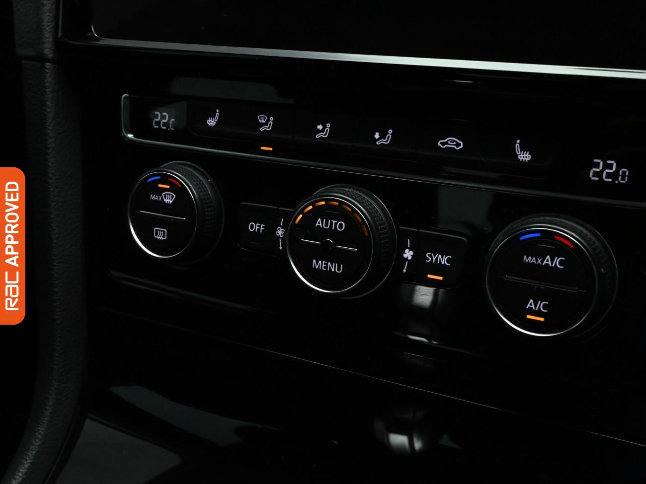 Used Volkswagen Golf 2017 for sale - 77555604: Photo 14