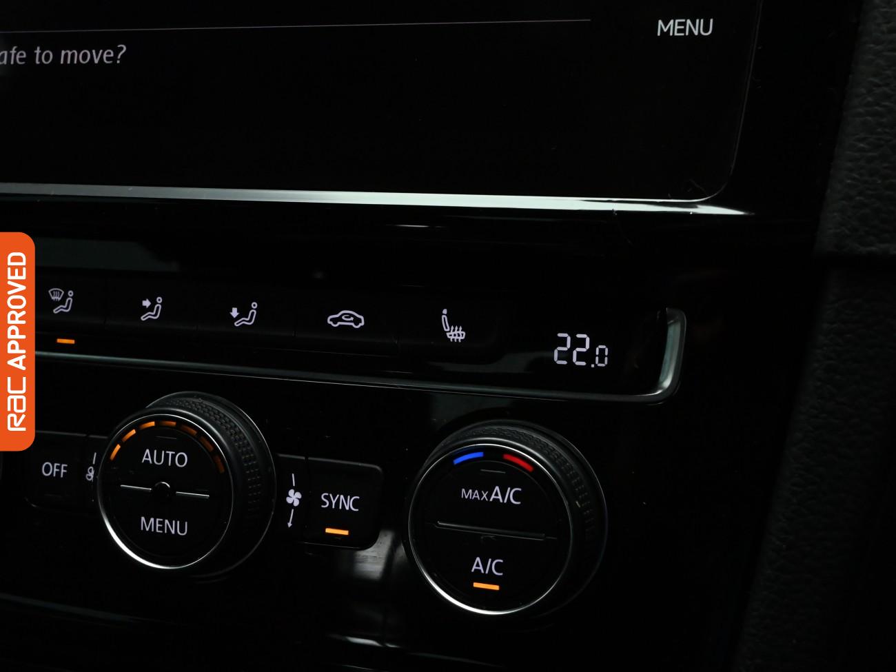 Used Volkswagen Golf 2017 for sale - 77555604: Photo 16