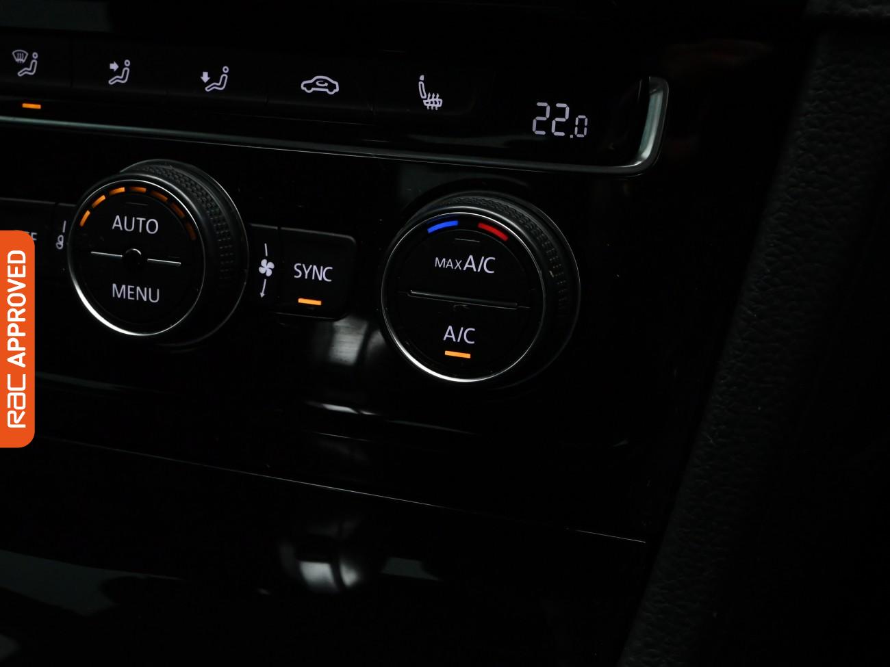 Used Volkswagen Golf 2017 for sale - 77555604: Photo 17