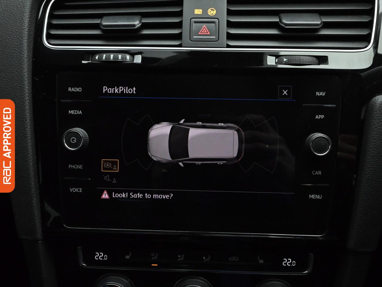 Used Volkswagen Golf 2017 for sale - 77555604: Photo 3