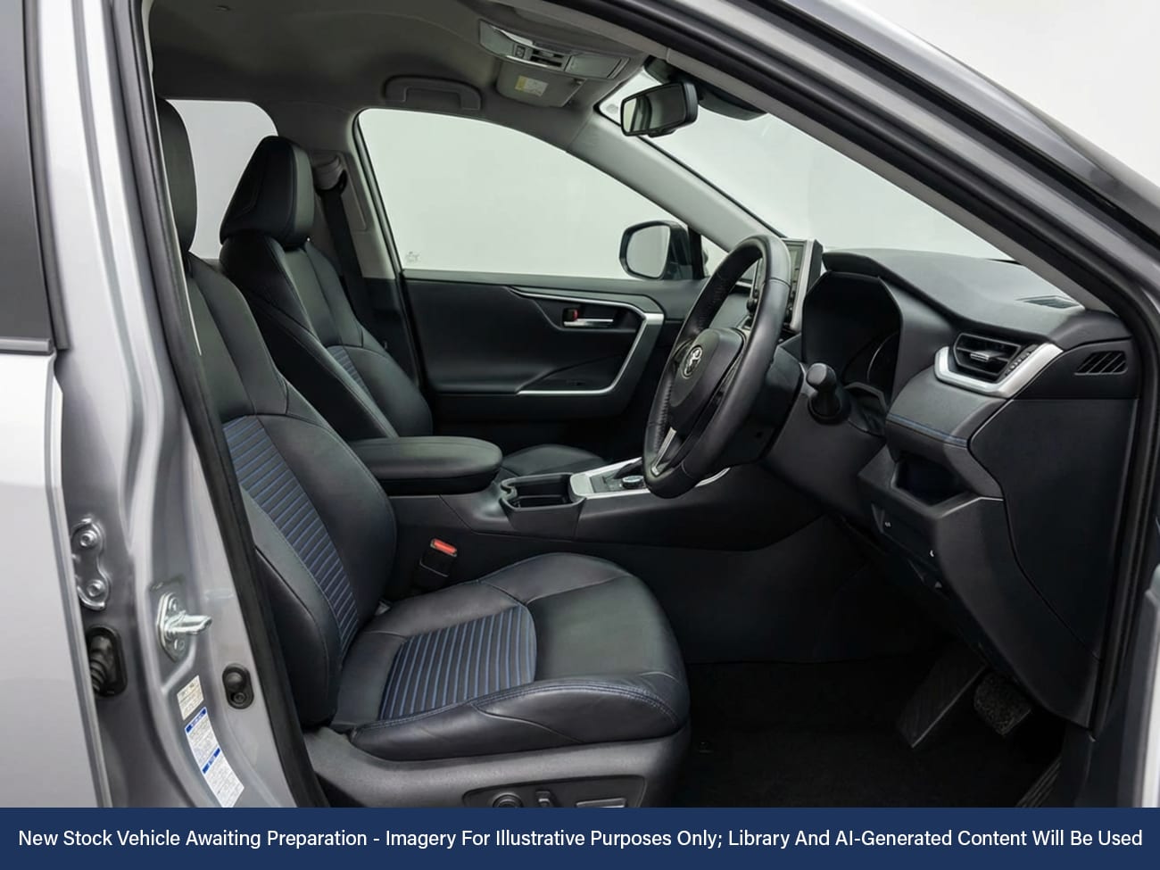 Used Toyota RAV4 2021 for sale - 77458850: Photo 3