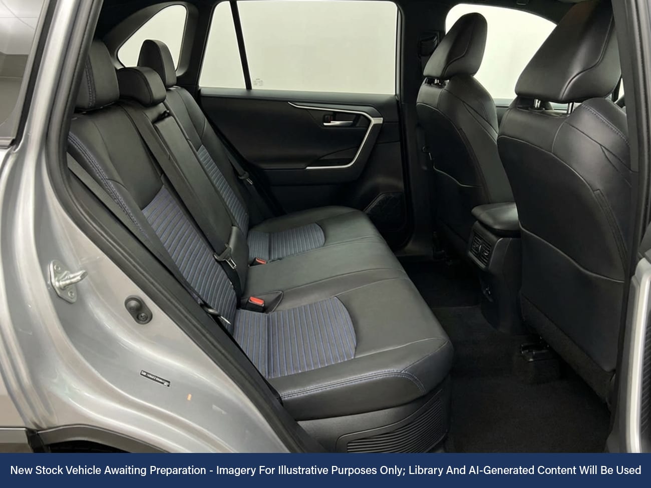 Used Toyota RAV4 2021 for sale - 77458850: Photo 4