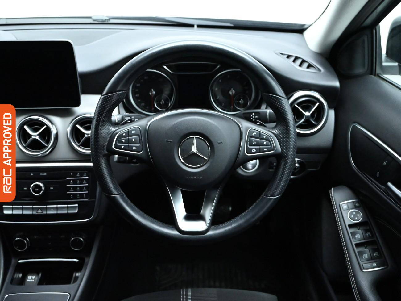 Used Mercedes-Benz GLA 2018 for sale - 76133693: Photo 9