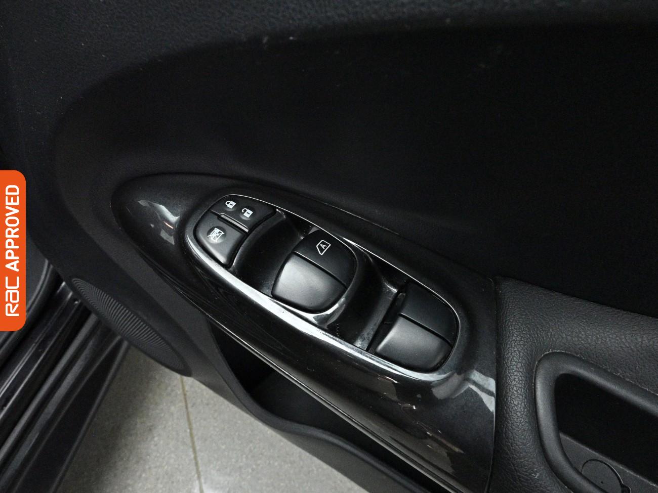 Used Nissan Juke 2017 for sale - 77976172: Photo 25