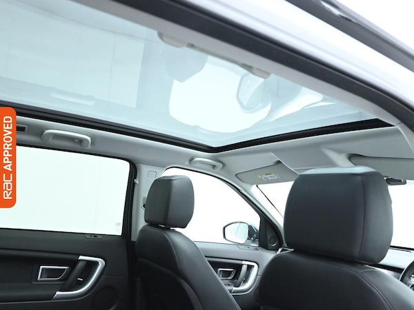 Used Land Rover Discovery Sport 2019 for sale - 76236746: Photo 3