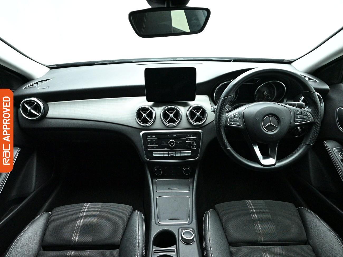 Used Mercedes-Benz GLA 2020 for sale - 78001881: Photo 2