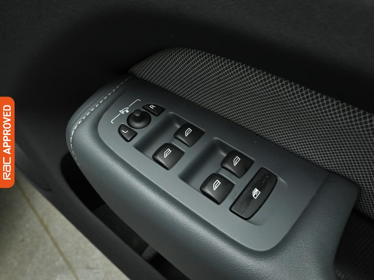 Used Volvo XC60 2020 for sale - 77249531: Photo 28