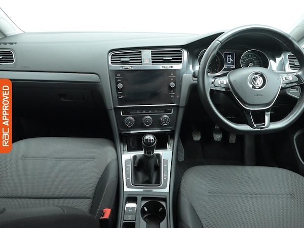 Used Volkswagen Golf 2017 for sale - 73861181: Photo 2