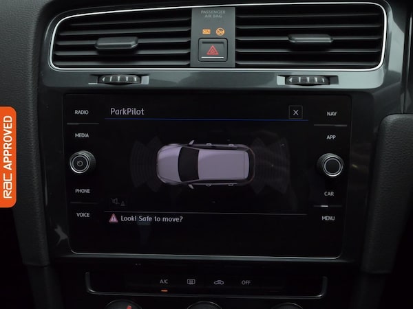 Used Volkswagen Golf 2017 for sale - 73861181: Photo 3