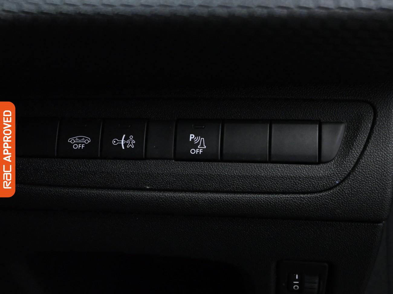 Used Peugeot 2008 2016 for sale - 76264031: Photo 17