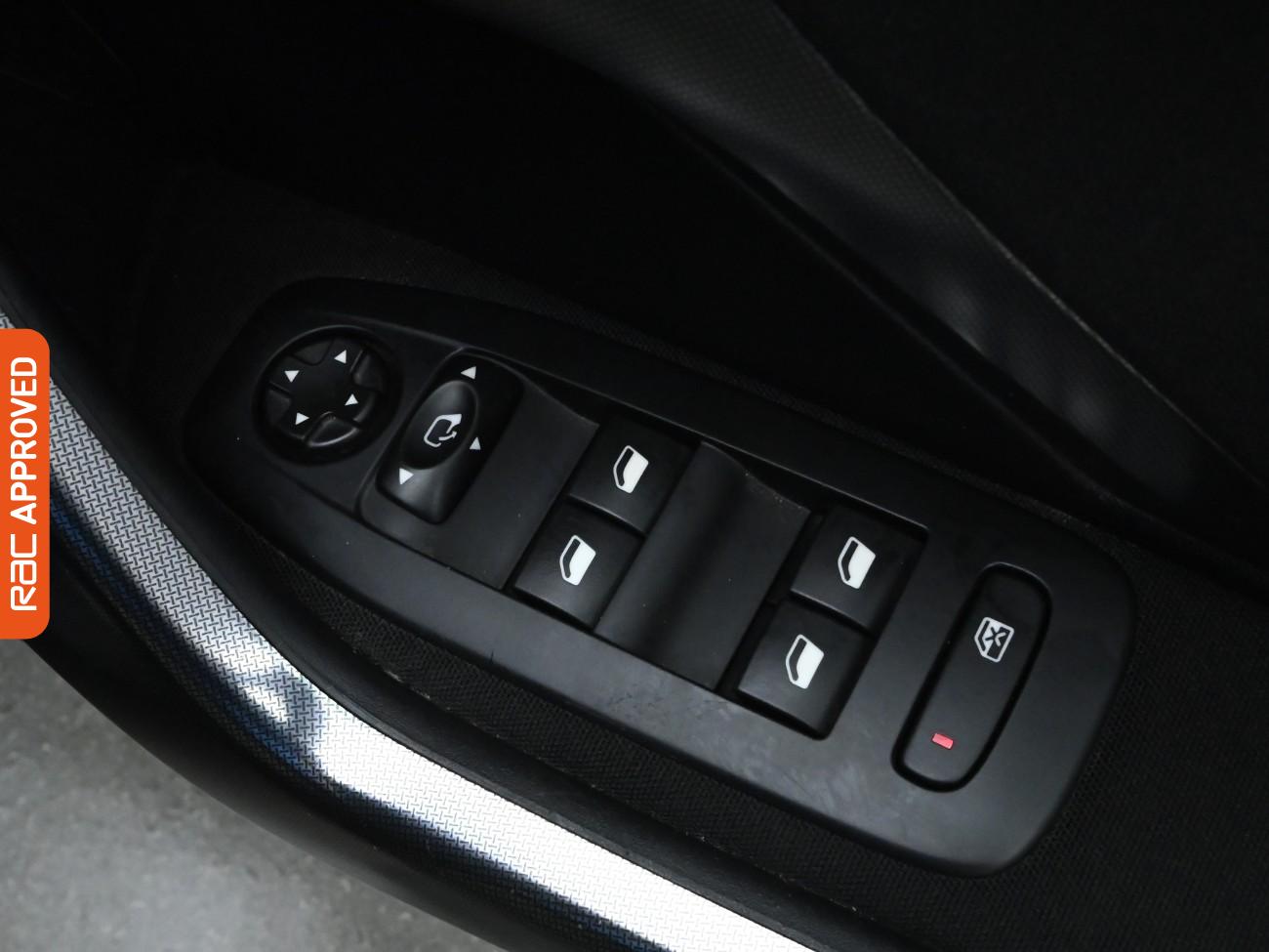Used Peugeot 2008 2016 for sale - 76264031: Photo 25