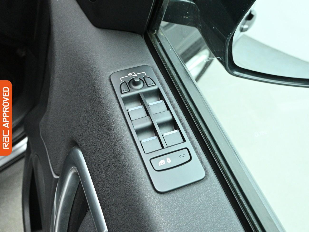 Used Land Rover Discovery Sport 2016 for sale - 77742197: Photo 23