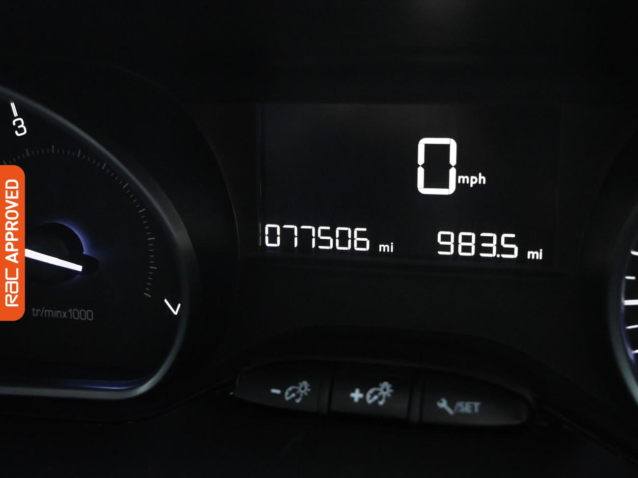 Used Peugeot 2008 2018 for sale - 76311117: Photo 11