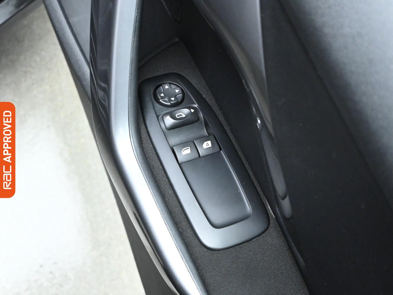 Used Peugeot 2008 2018 for sale - 76311117: Photo 22