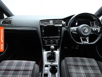 Used Volkswagen Golf 2018 for sale - 76461050: Photo