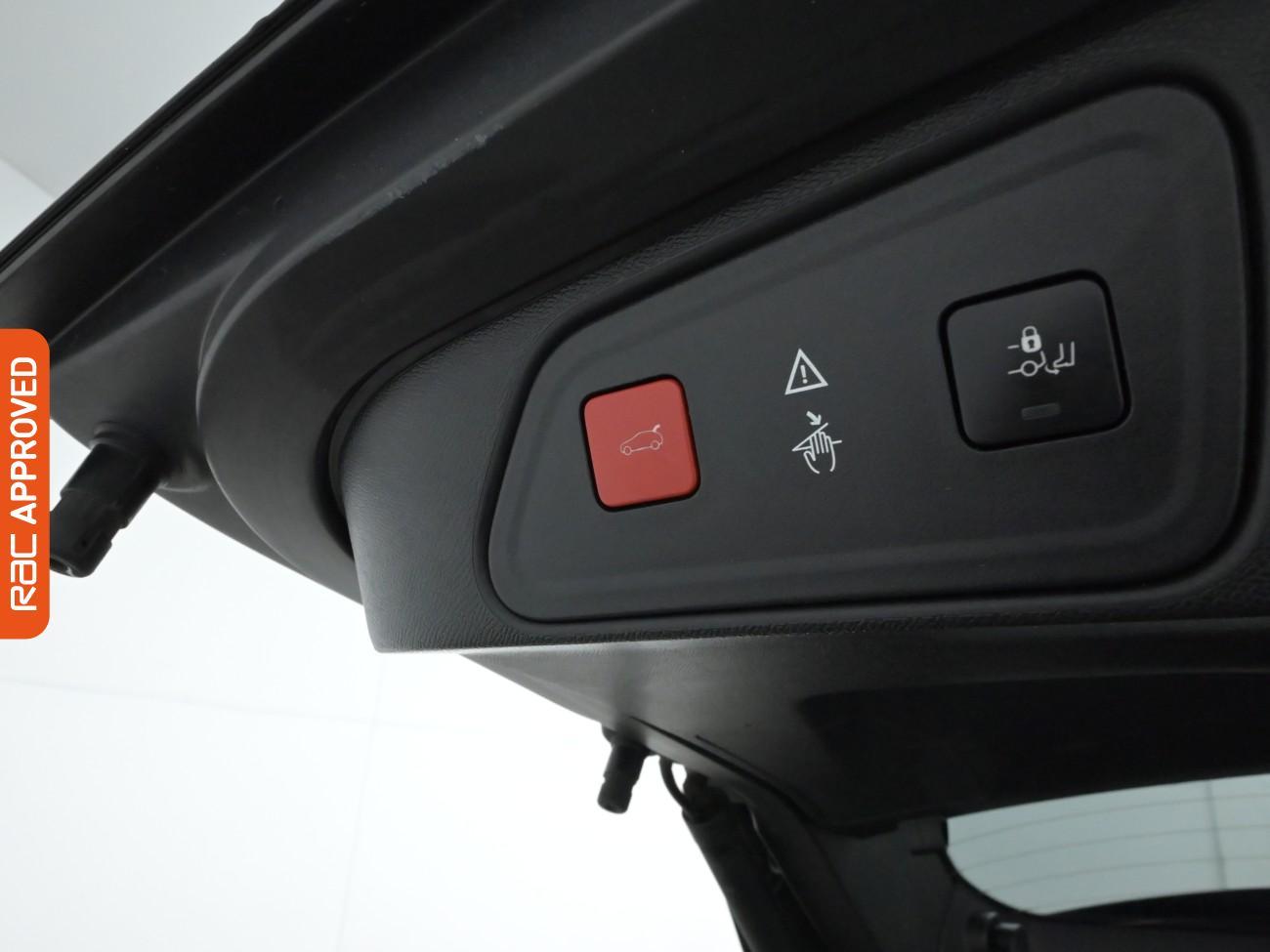 Used Peugeot 3008 2018 for sale - 76594468: Photo 14