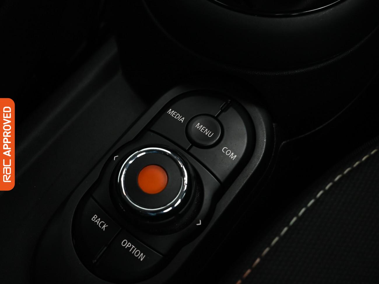 Used MINI Hatch 2019 for sale - 76649366: Photo 24