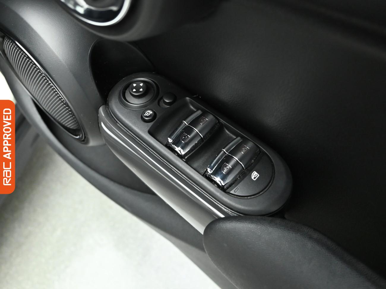 Used MINI Hatch 2019 for sale - 76649366: Photo 25