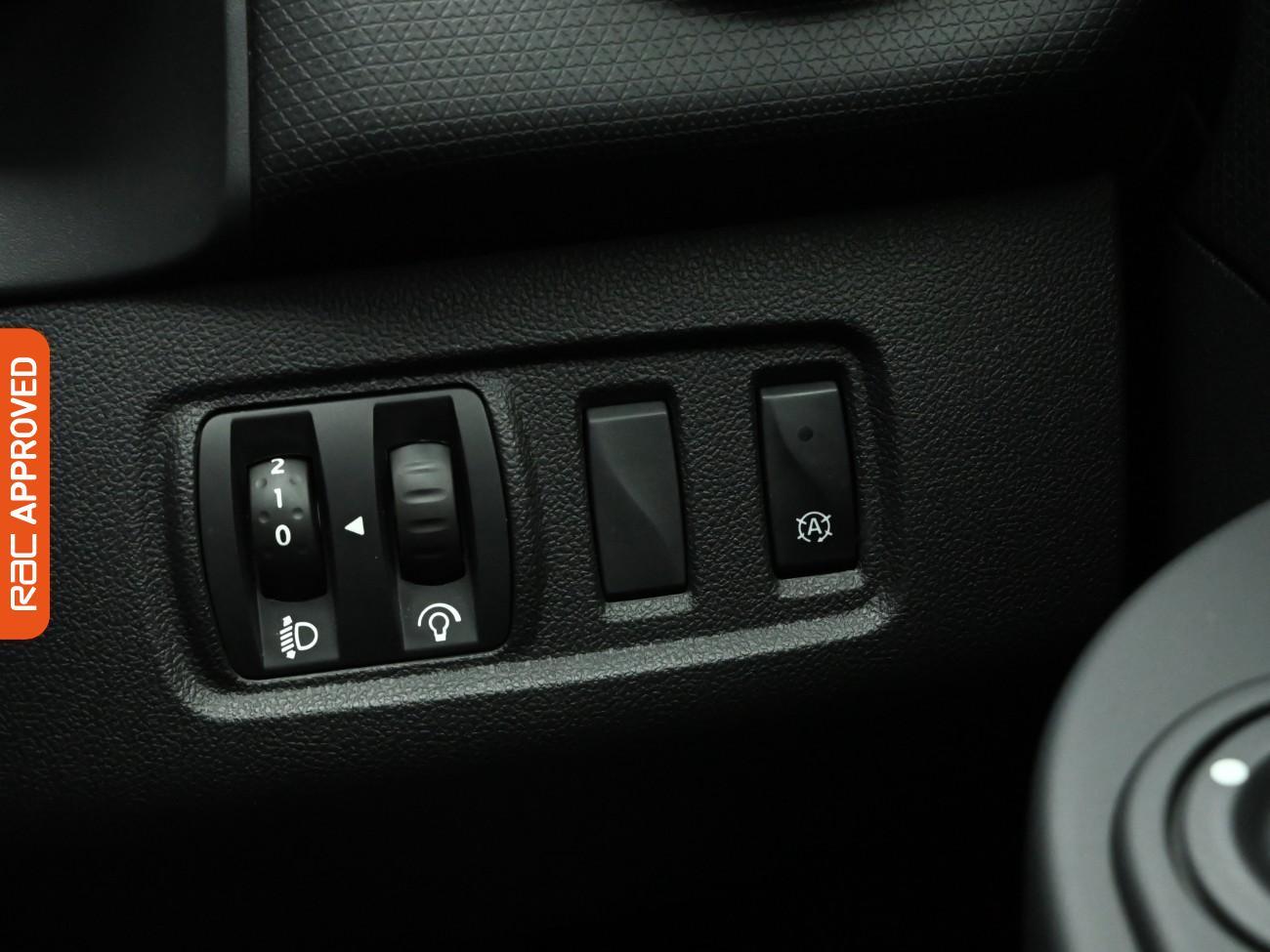 Used Renault Clio 2016 for sale - 76723817: Photo 16