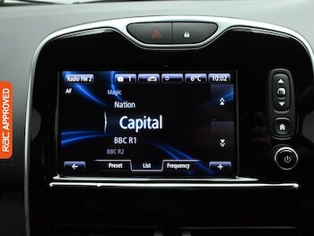 Used Renault Clio 2016 for sale - 76723817: Photo