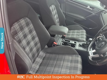 Used Volkswagen Golf 2017 for sale - 76017524: Photo