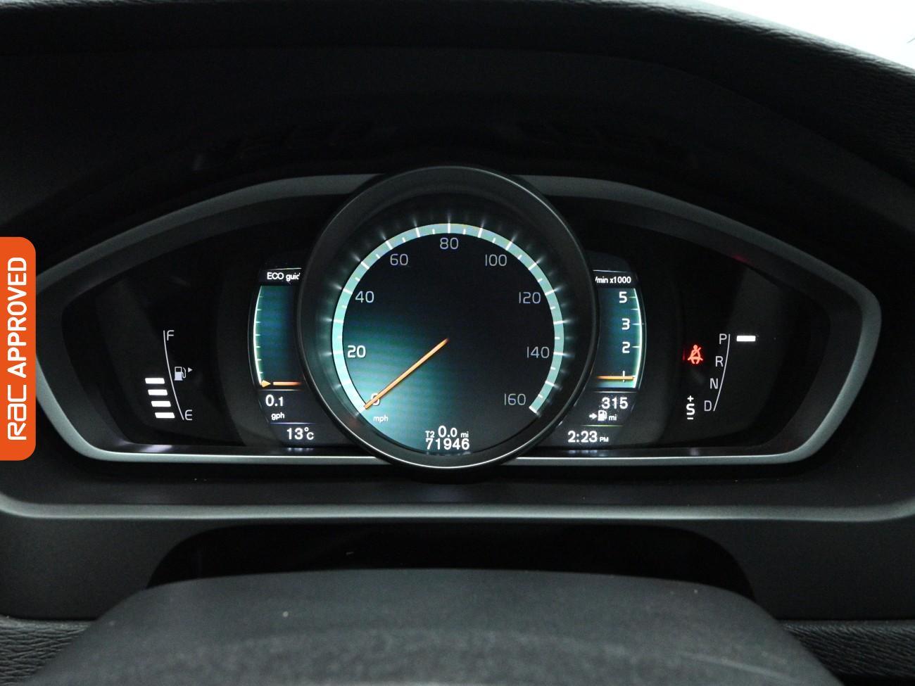 Used Volvo V40 2017 for sale - 77872519: Photo 11