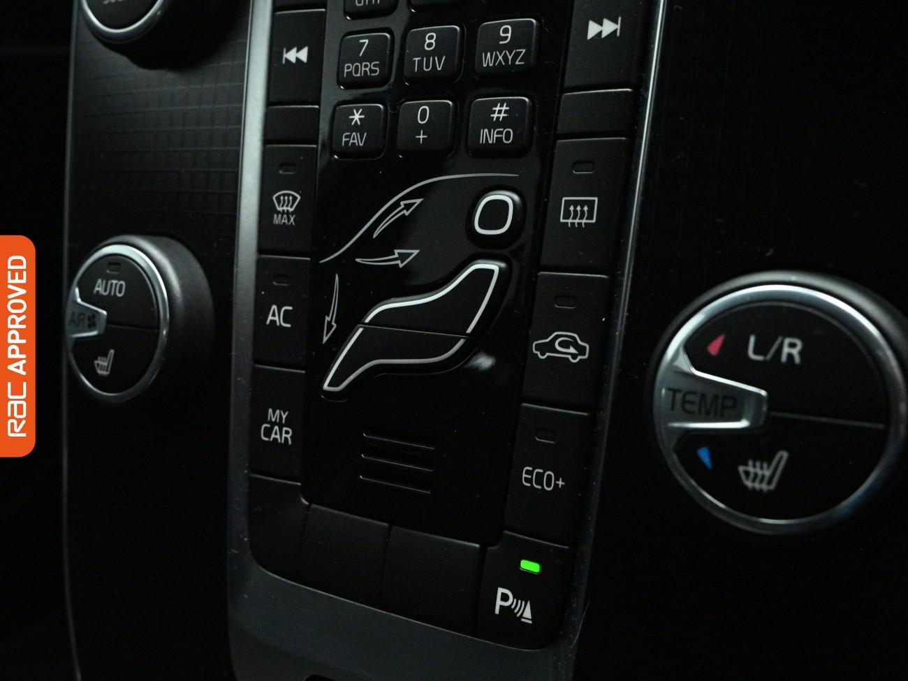 Used Volvo V40 2017 for sale - 77872519: Photo 14