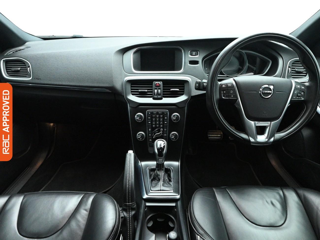 Used Volvo V40 2017 for sale - 77872519: Photo 2