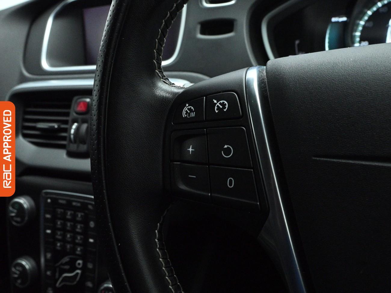 Used Volvo V40 2017 for sale - 77872519: Photo 23