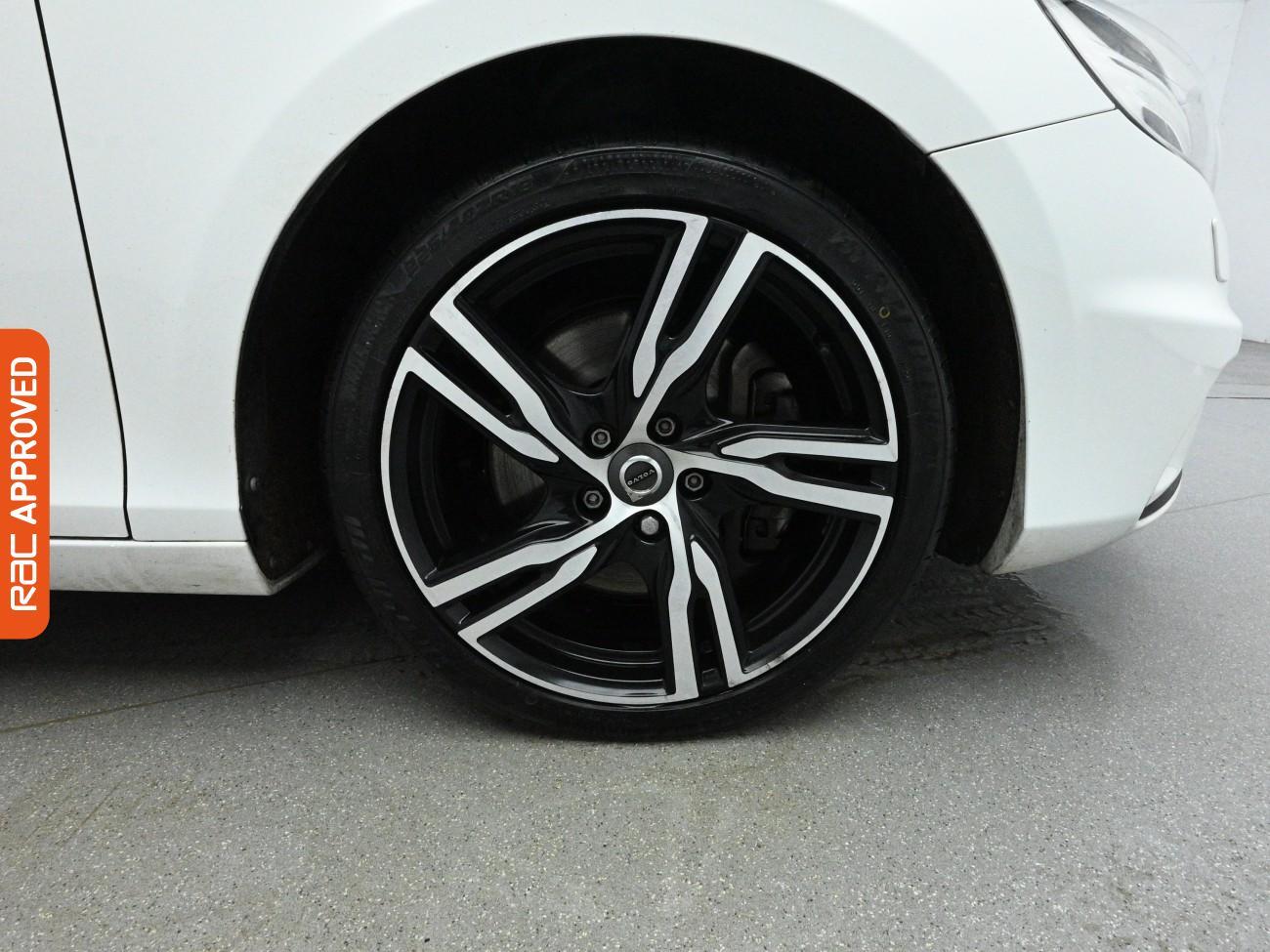 Used Volvo V40 2017 for sale - 77872519: Photo 26