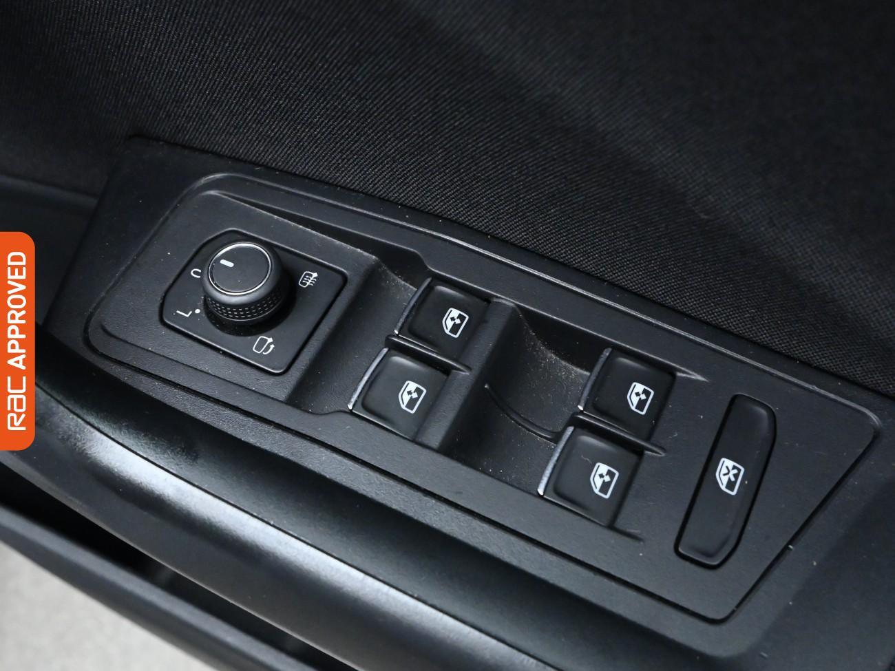 Used Volkswagen T-Roc 2021 for sale - 76148924: Photo 26