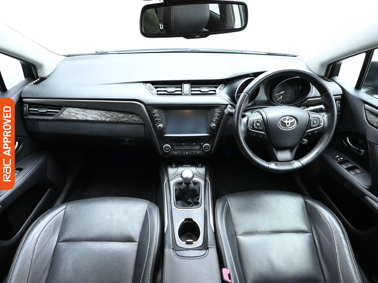 Used Toyota Avensis 2017 for sale - 76509170: Photo 2