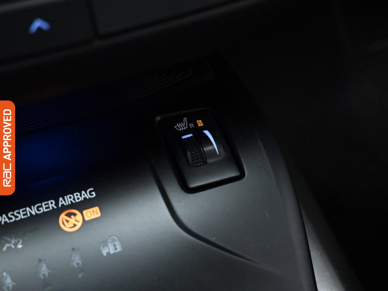 Used Toyota Avensis 2017 for sale - 76509170: Photo 21