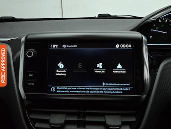 Used Peugeot 2008 2017 for sale - 79588372: Photo
