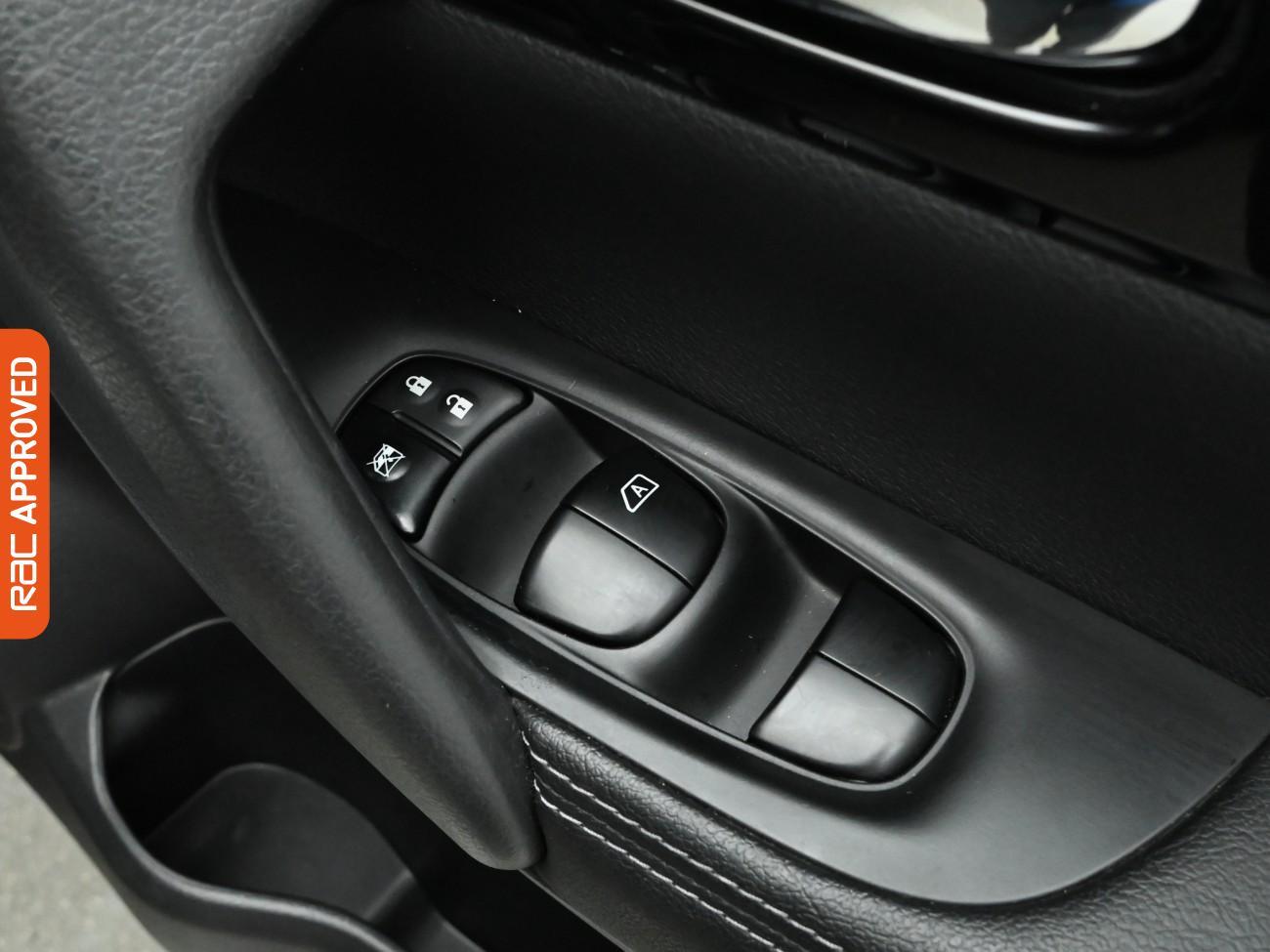 Used Nissan Qashqai 2017 for sale - 77368754: Photo 25