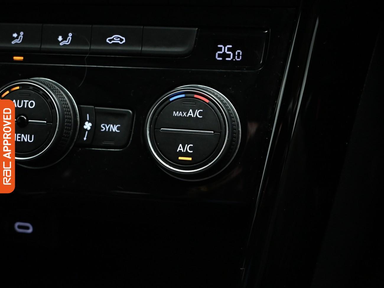 Used Volkswagen T-Roc 2021 for sale - 77368756: Photo 17