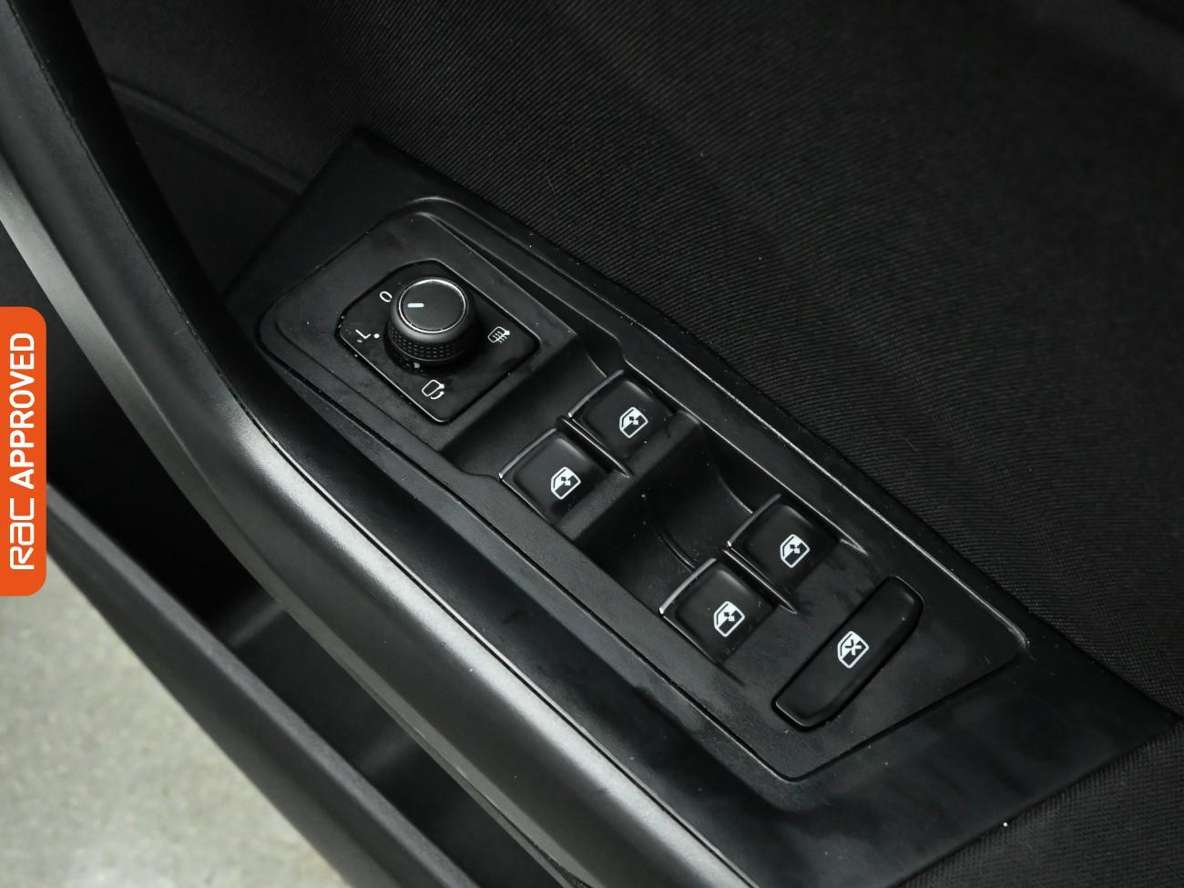 Used Volkswagen T-Roc 2021 for sale - 77368756: Photo 24