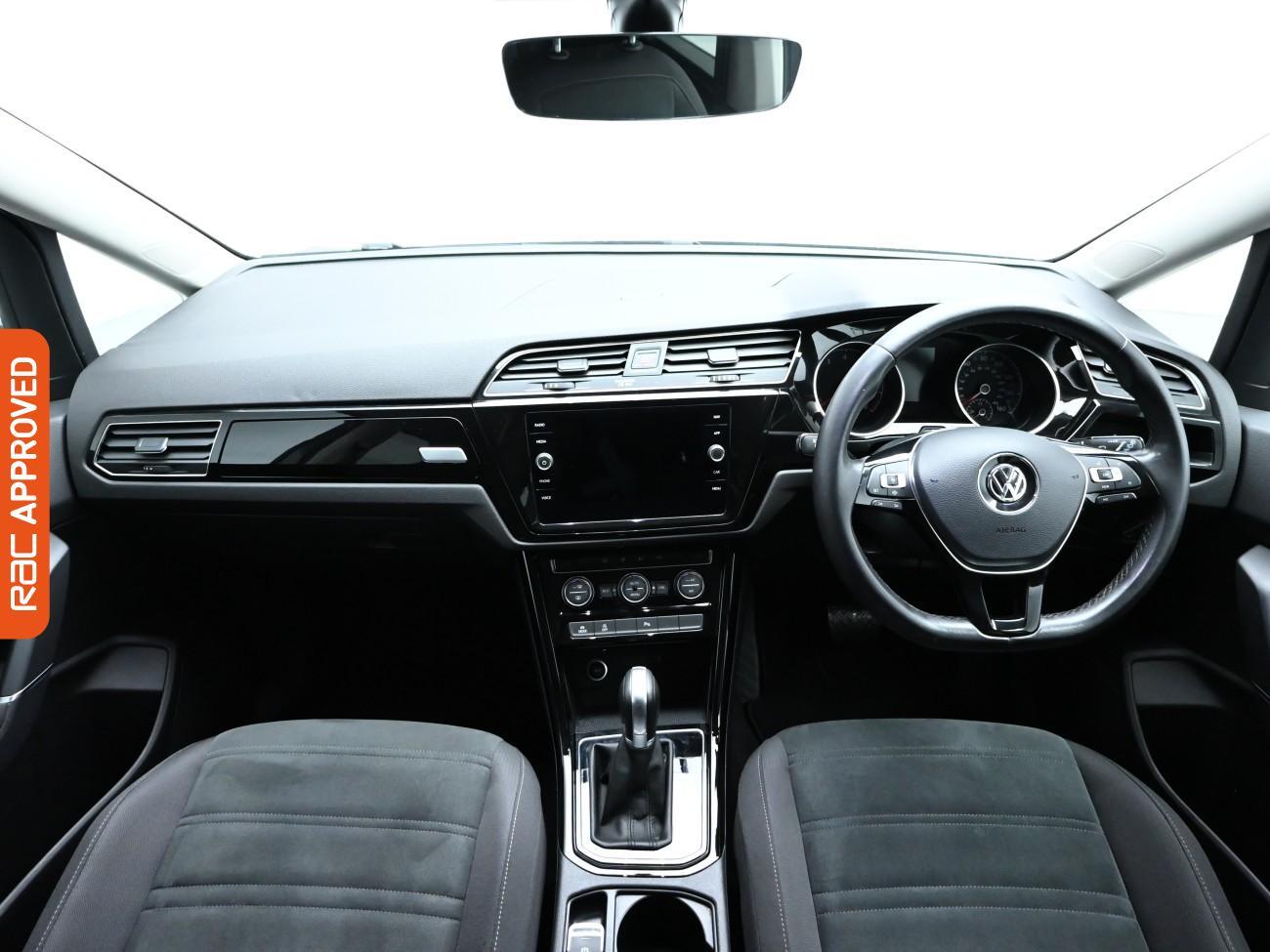 Used Volkswagen Touran 2019 for sale - 76133603: Photo 2