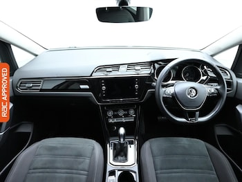 Used Volkswagen Touran 2019 for sale - 76133603: Photo 2