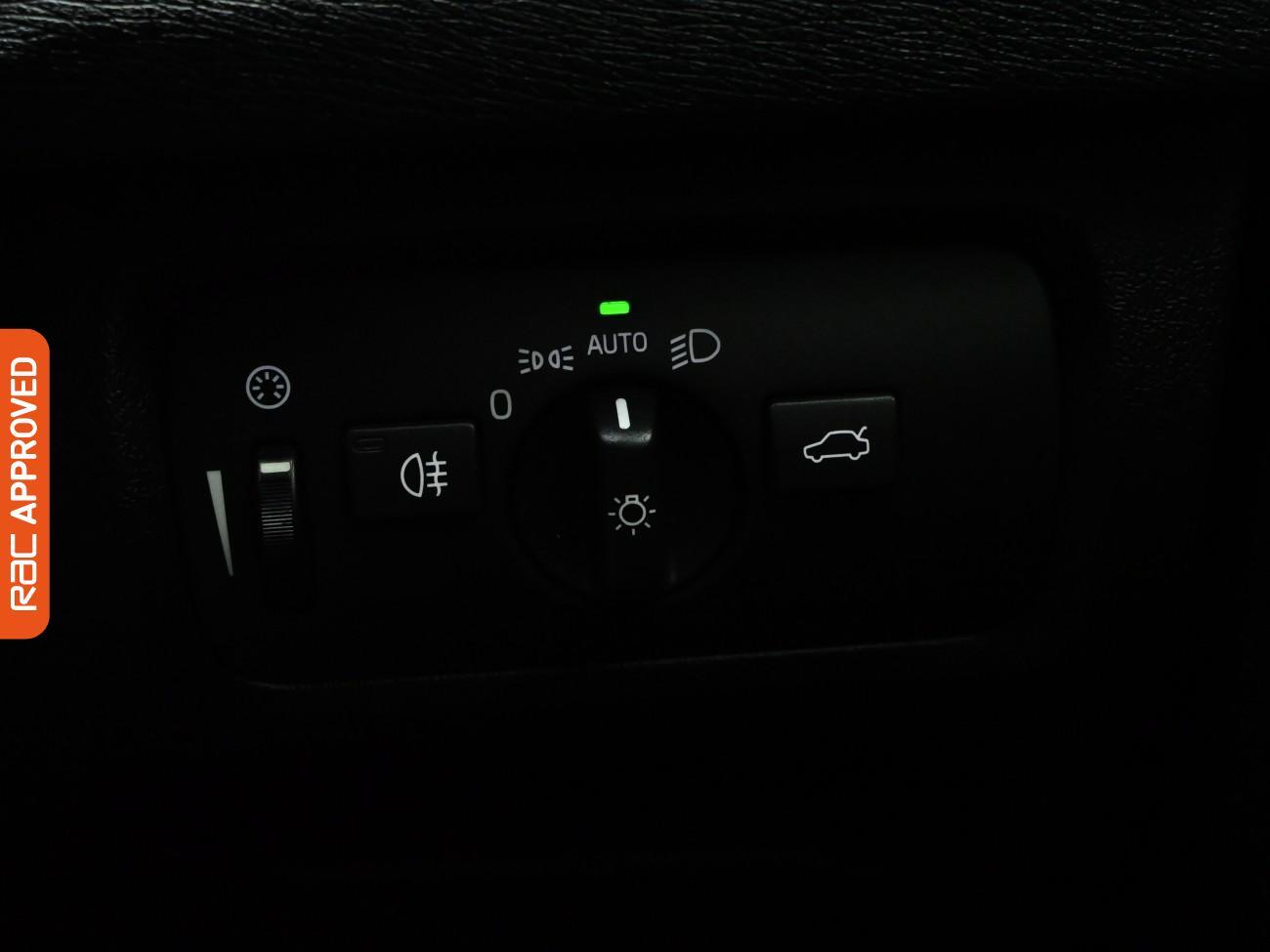 Used Volvo V40 2018 for sale - 77076766: Photo 21