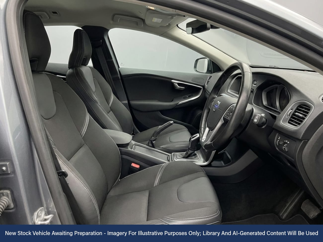 Used Volvo V40 2018 for sale - 77076766: Photo 3