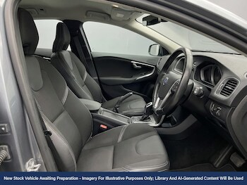 Used Volvo V40 2018 for sale - 77076766: Photo