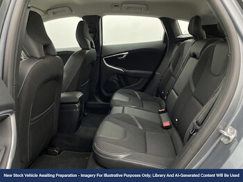 Used Volvo V40 2018 for sale - 77076766: Photo