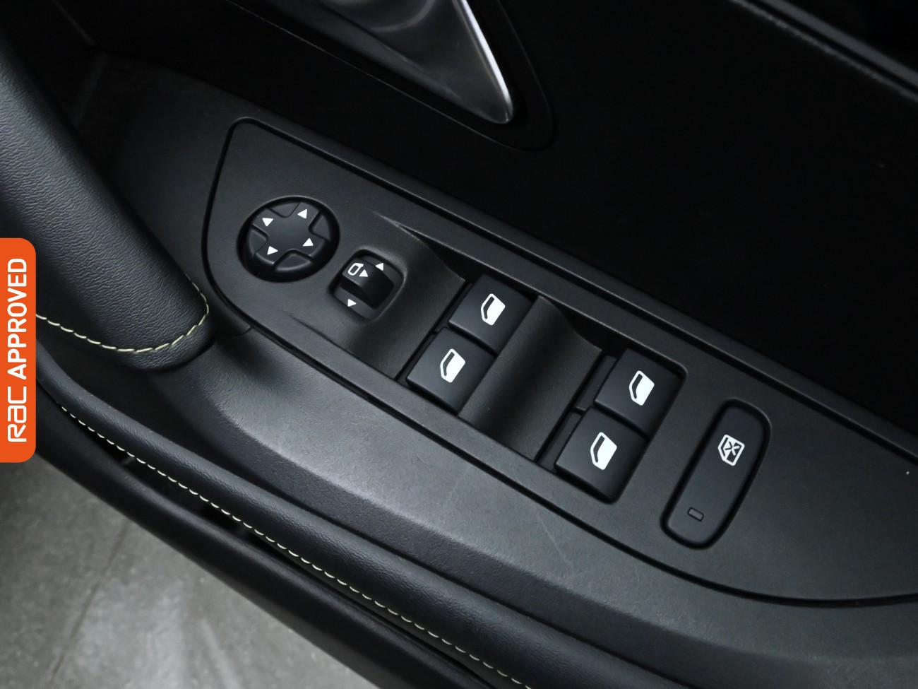 Used Peugeot E-2008 2021 for sale - 77458842: Photo 34