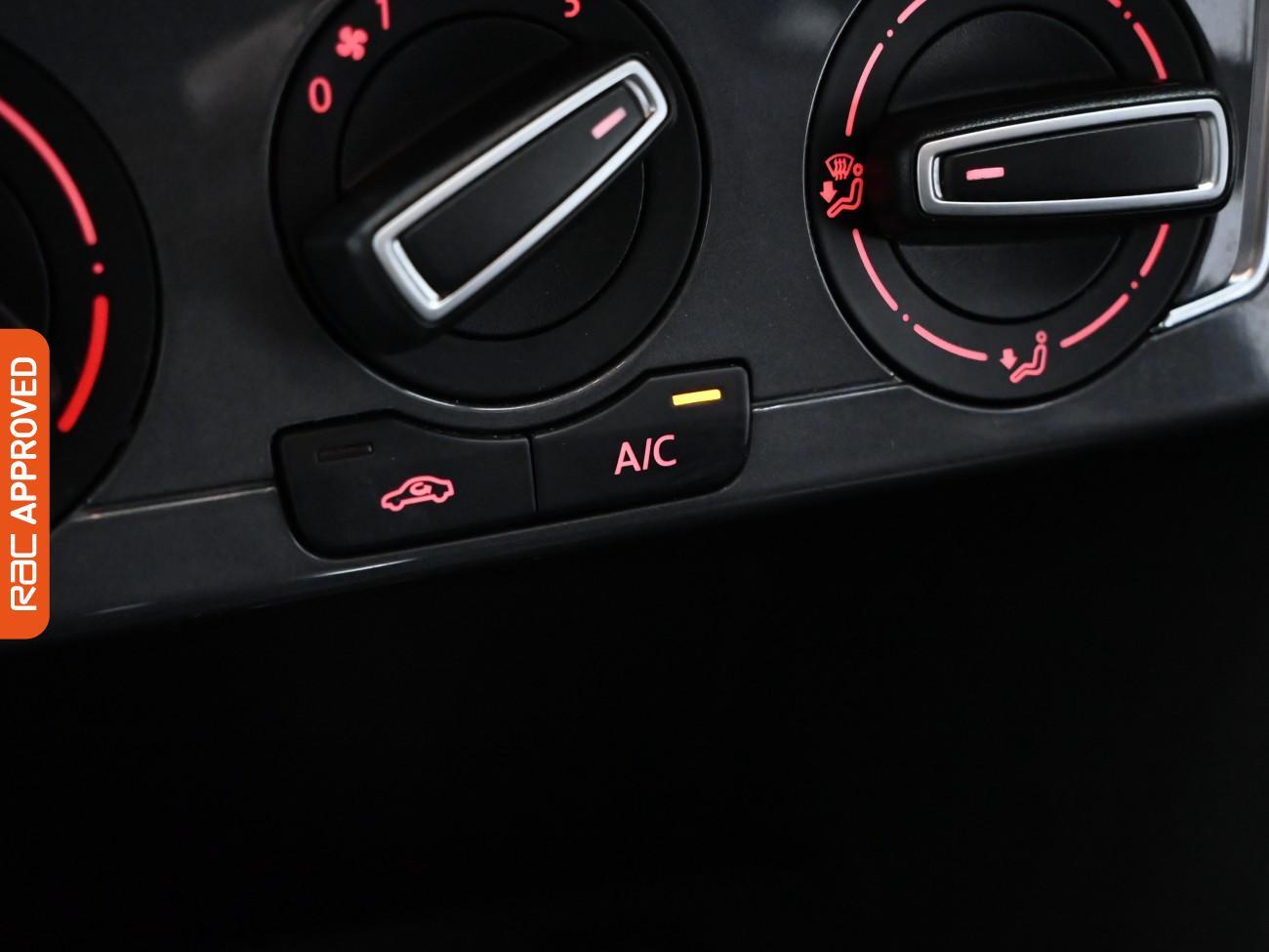 Used Volkswagen Polo 2015 for sale - 77620550: Photo 14