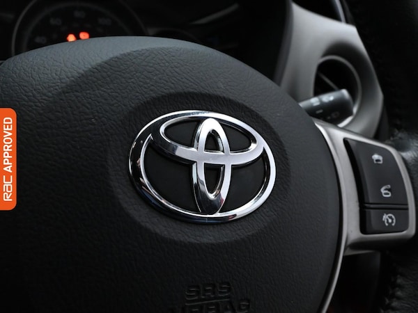 Used Toyota Yaris 2017 for sale - 76192272: Photo 22